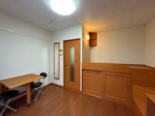 レオパレスドムス常盤台の居間・リビング