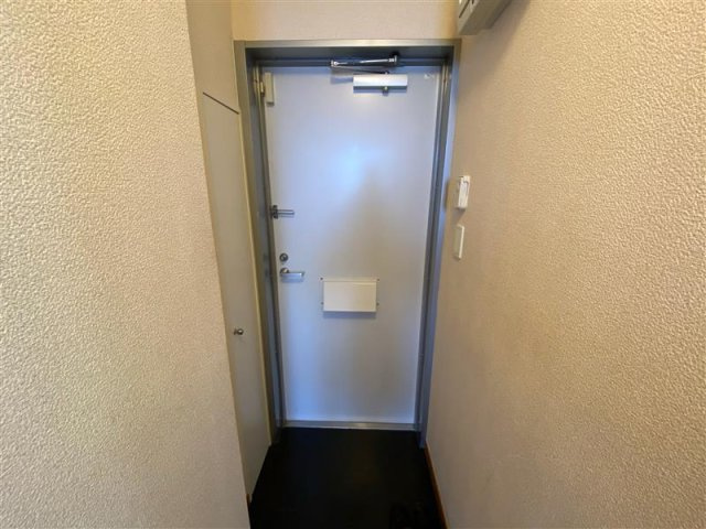 レオパレスヴァンベールⅡの玄関