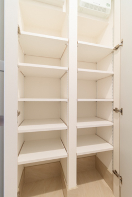 ヴァロータ氷川台の玄関|※写真は同タイプ住戸です。