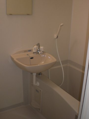 レオパレスラ　メイジュときわ台の浴室