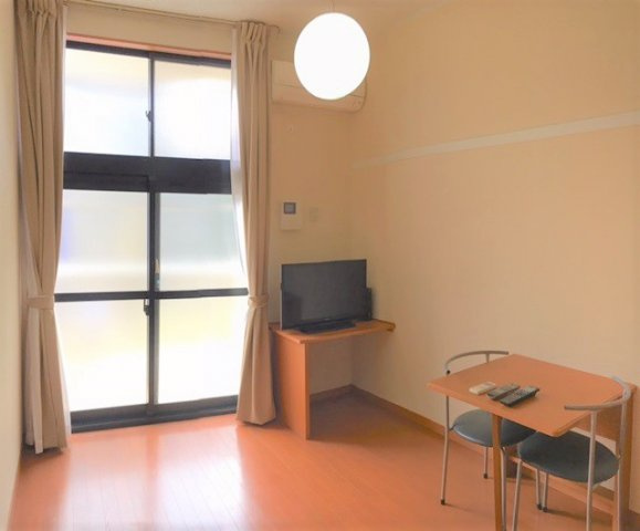 レオパレスクレエの居間・リビング