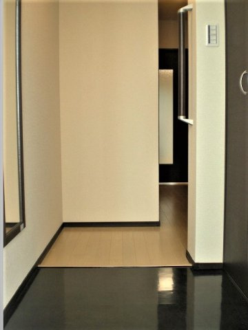 クレイノＨ１　ＹＡＹＯＩの玄関