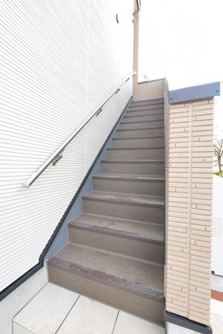 シャンペル三園の外観