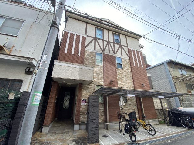 シャルマン緑橋の外観