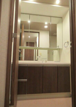 【洗面所】 | ランドステージ田端 | ゆったりとスペースのある洗面所