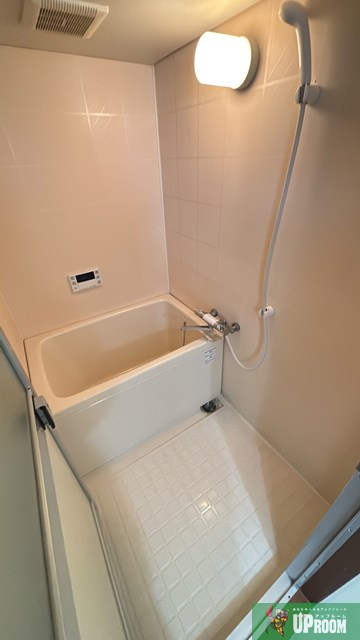 松風ハイツの洋室