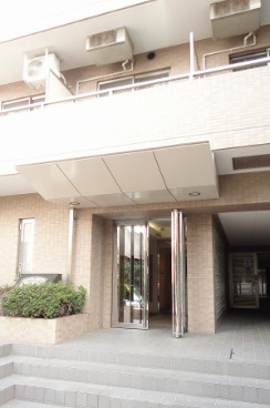 菱和パレス桜台のエントランス