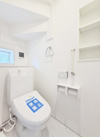 中央区高塚町　全3棟1期　のトイレ|トイレは各階に設置されています！朝の支度が重なる時間帯でも混む心配がありません！