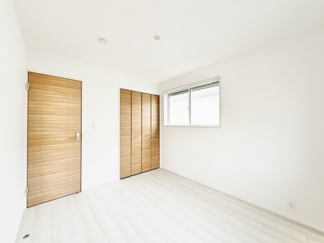 中央区高塚町　全3棟1期　の洋室|5.25帖洋室
