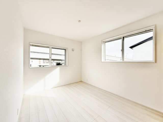 中央区高塚町　全3棟1期　の洋室|5.25帖洋室