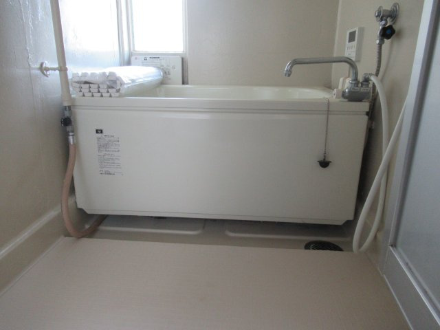 兵庫県公社　東垂水南（４）２Ｂ号棟の浴室|コンパクトで使いやすいお風呂です