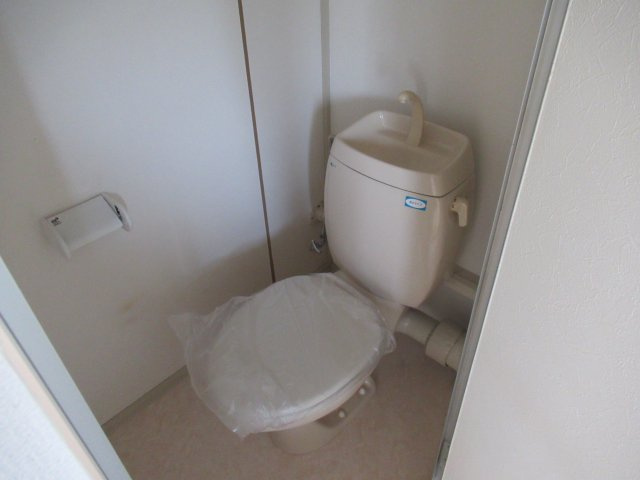 兵庫県公社　東垂水南（４）２Ｂ号棟のトイレ|コンパクトで使いやすいトイレです