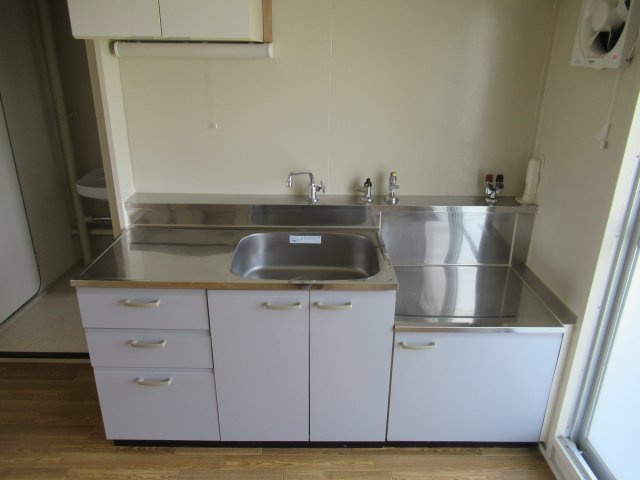 兵庫県公社　東垂水南（４）２Ｂ号棟のキッチン|使いやすいキッチンです