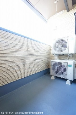 エスタブレＢのバルコニー|外からの目が気にならないバルコニーで洗濯物が干せます