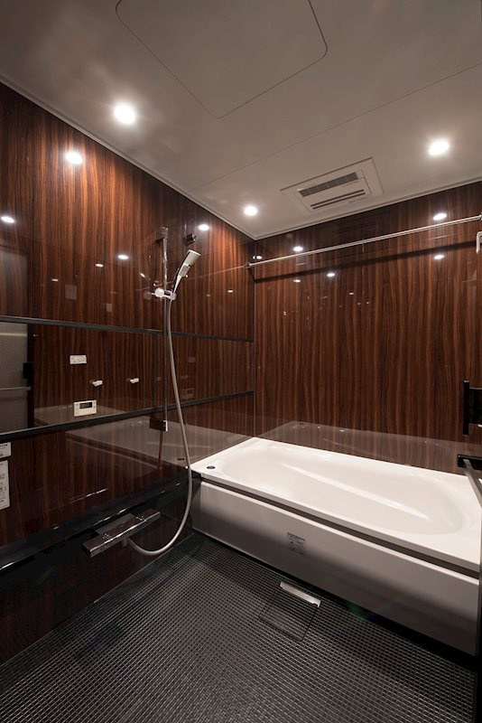 レジディア上目黒の浴室