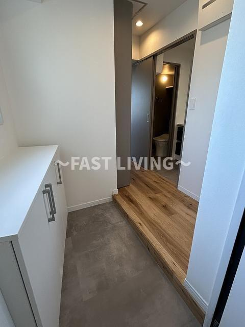 コロネード春日の玄関