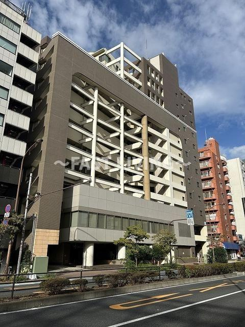 コロネード春日のエントランス