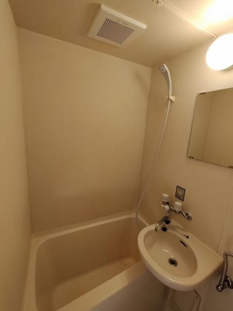 グレイス春日町の浴室