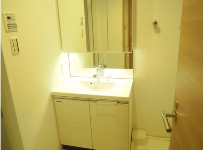 【洗面所】 | ボヌール和泉増築 | 嬉しい独立洗面台。