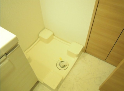 【設備】 | ボヌール和泉増築 | 室内洗濯機置場。