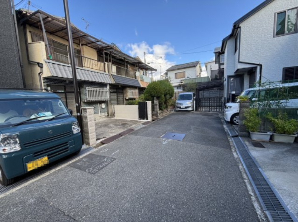 【前面道路含む現地写真】の画像