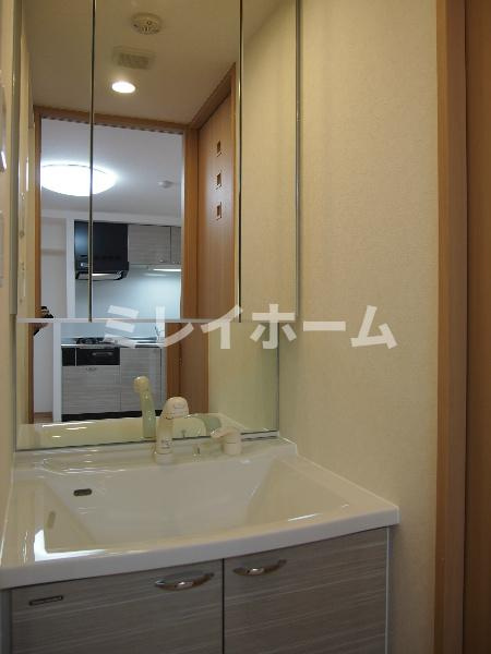 ルーブル羽田萩中の洗面所|建物内、別のお部屋の参考写真になります。