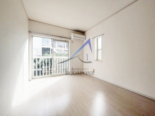 ガーデンハイツ秀の居間・リビング|洋室のお部屋です。