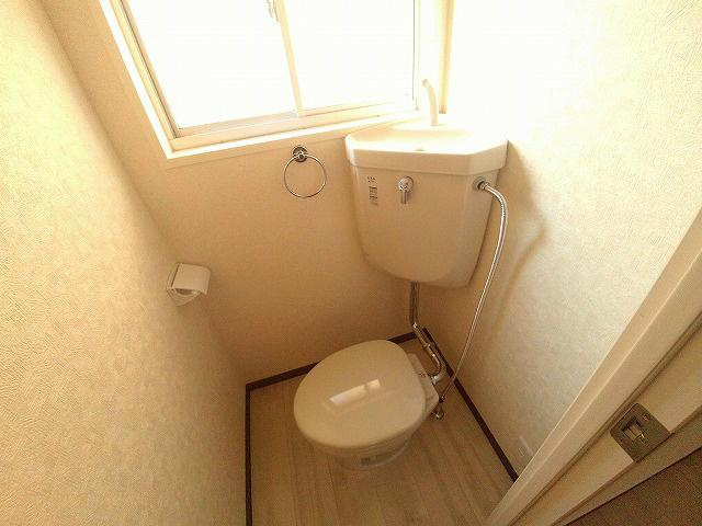明石市西明石北町１丁目のアパートのトイレ