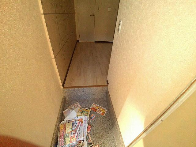 明石市西明石北町１丁目のアパートの玄関
