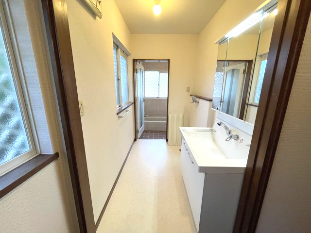 狭山市柏原の洗面所