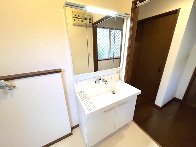 狭山市柏原の独立洗面台|独立洗面化粧台付き