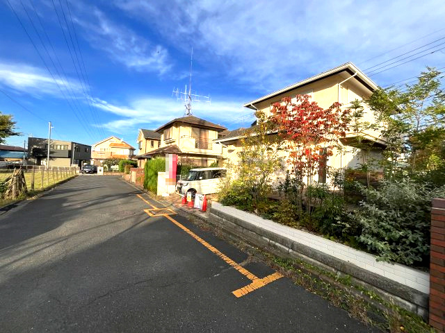 狭山市柏原の前面道路含む現地写真