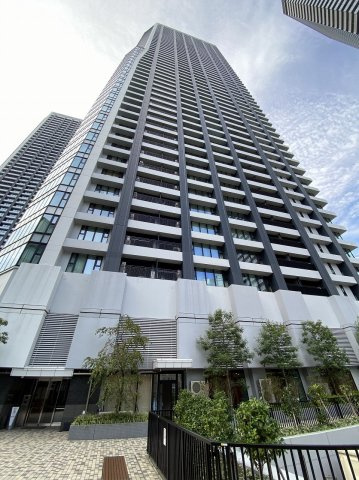 DEUX TOURS EASTの外観