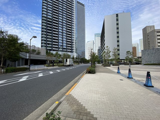 DEUX TOURS EASTのその他