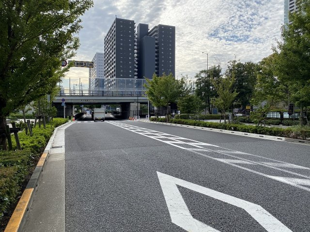 DEUX TOURS EASTのその他