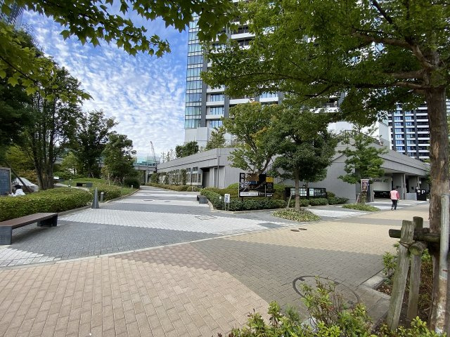 DEUX TOURS EASTのその他