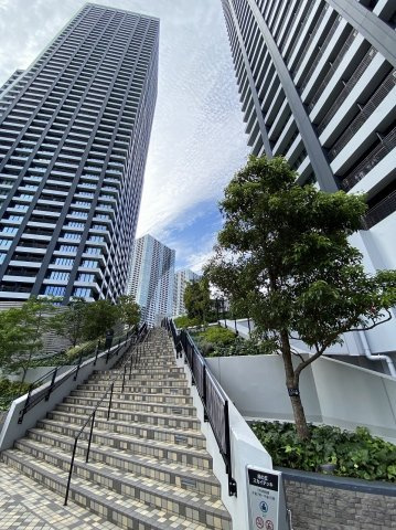 DEUX TOURS EASTのその他