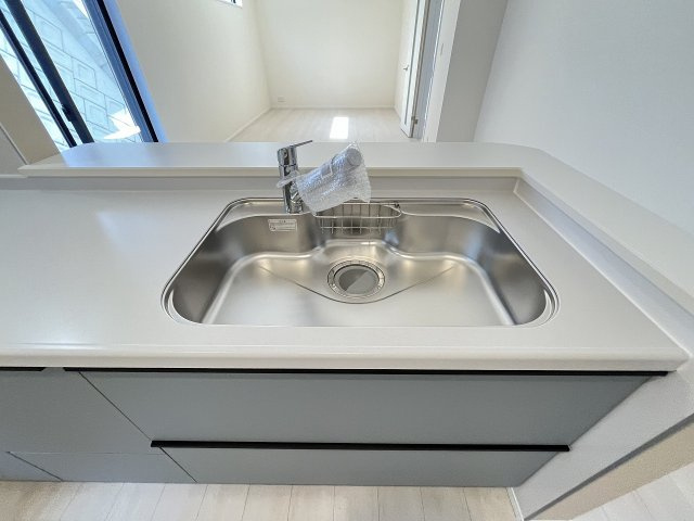 【キッチン】 | 糟屋郡篠栗町庄6丁目　1号棟（全1棟）【仲介手数料無料・0円】 | 施工例。施工例は完成時と異なる場合があります。