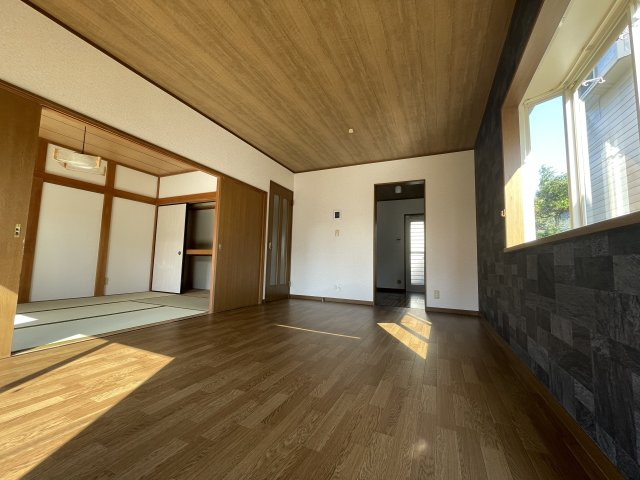 東金市前之内290　中古売り戸建の居間・リビング