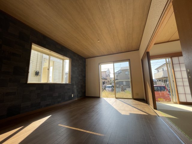 東金市前之内290　中古売り戸建の居間・リビング