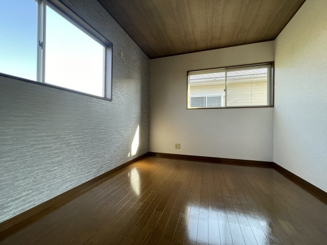 東金市前之内290　中古売り戸建の洋室