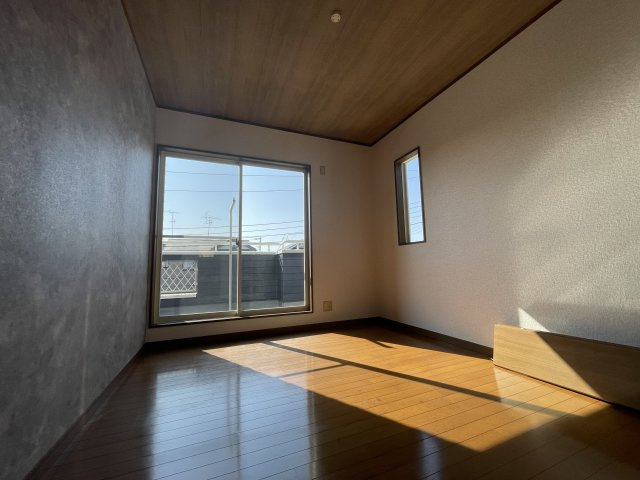 東金市前之内290　中古売り戸建の洋室