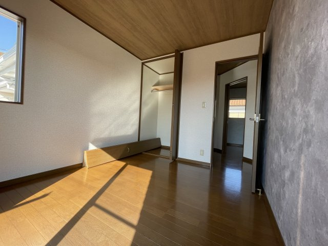 東金市前之内290　中古売り戸建の洋室