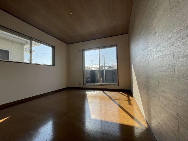 東金市前之内290　中古売り戸建の洋室