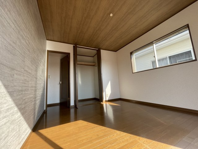 東金市前之内290　中古売り戸建の洋室