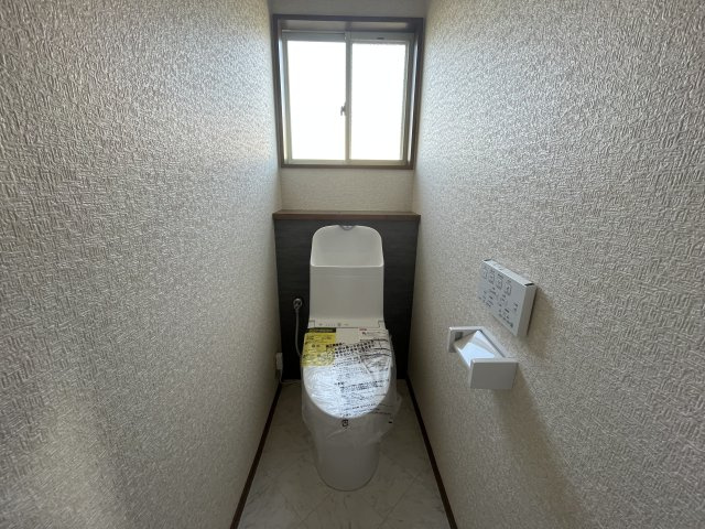 東金市前之内290　中古売り戸建のトイレ