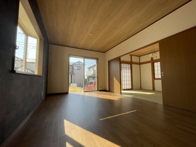 東金市前之内290　中古売り戸建の居間・リビング