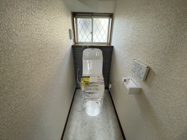 東金市前之内290　中古売り戸建のトイレ