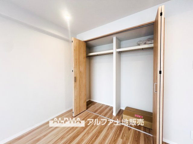 西武拝島ハイツ2号棟の収納|【Go filled with memories】
◆ありったけの◆住空間をよりよくするためには大切な収納スペース。時が経ち思い出がここに詰まっていく。