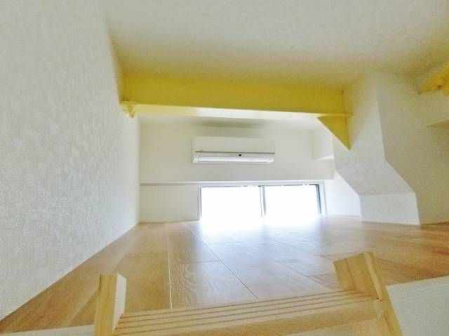 東海ビルの居間・リビング